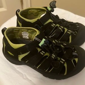 Toddler Boys sandals size 12